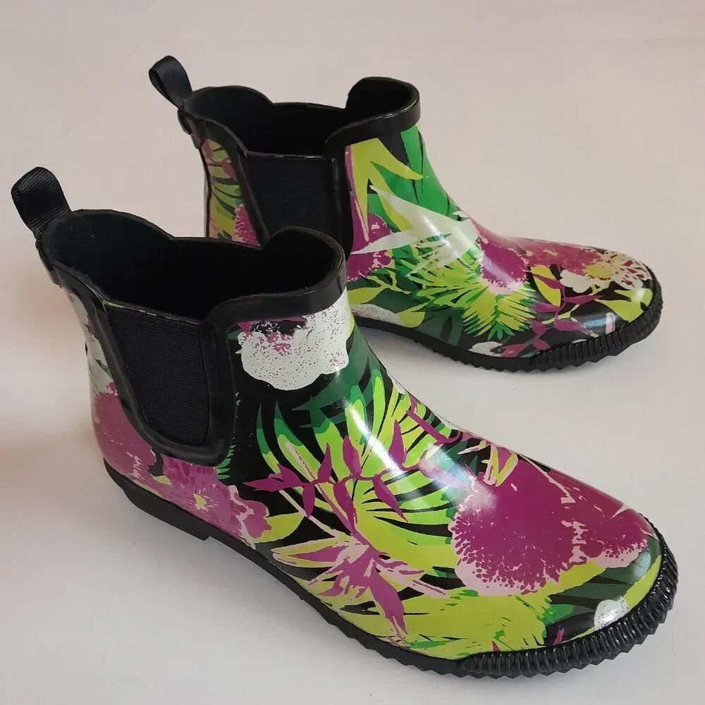 Cougar Women’s Multicolor Ankle High Rain Boot Size 8
